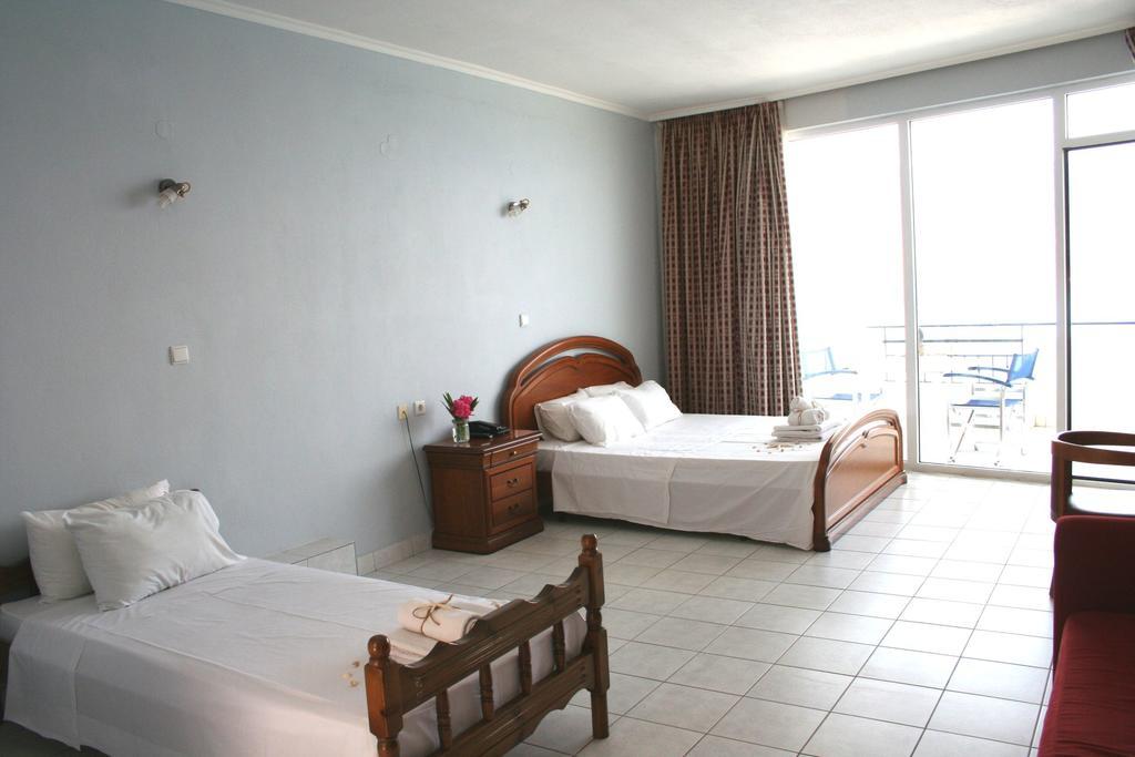 Revis Station Plataria Hotel Exterior photo