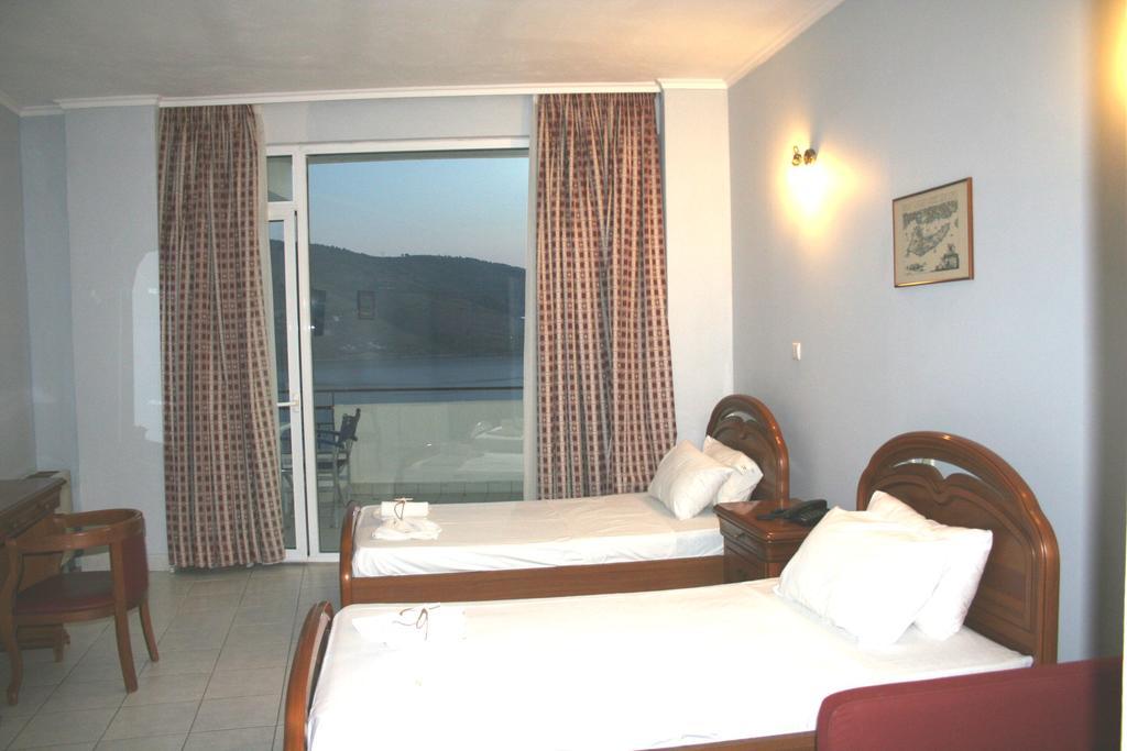 Revis Station Plataria Hotel Exterior photo