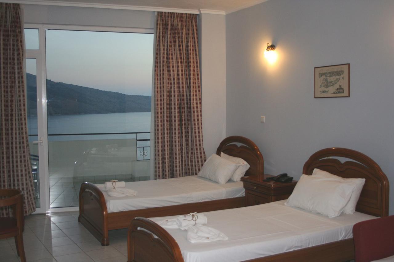 Revis Station Plataria Hotel Exterior photo