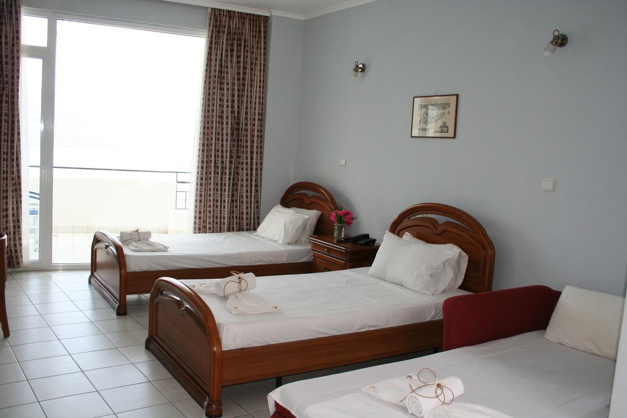Revis Station Plataria Hotel Exterior photo