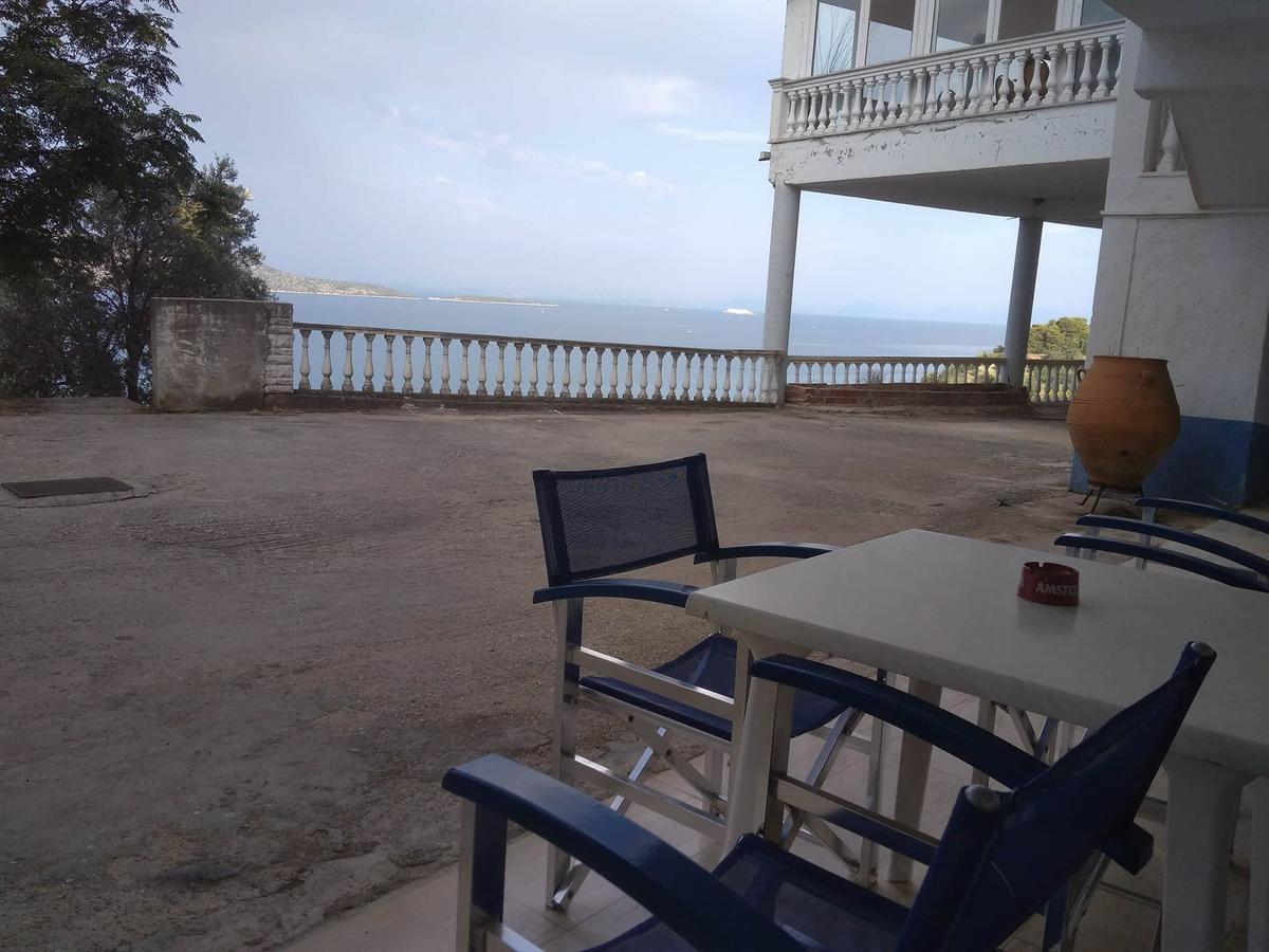 Revis Station Plataria Hotel Exterior photo