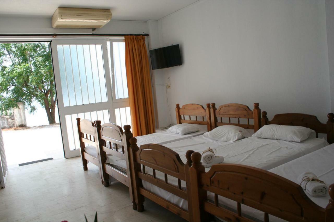 Revis Station Plataria Hotel Exterior photo